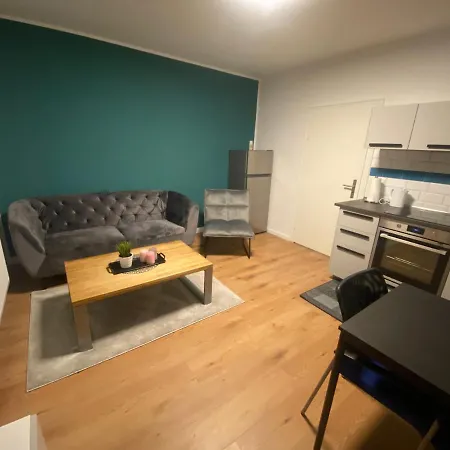 2 In City/apartment + Netflix+prime